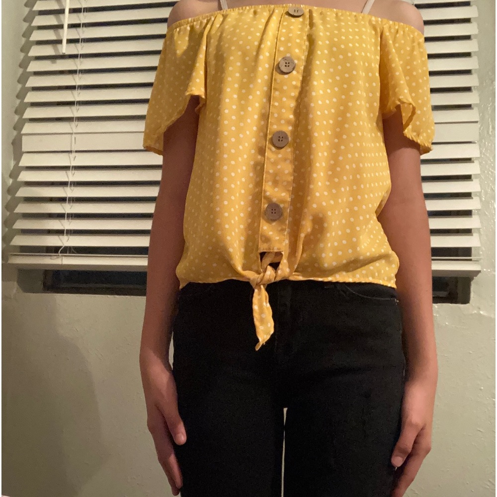 This shirt is very pretty and comfortable to use